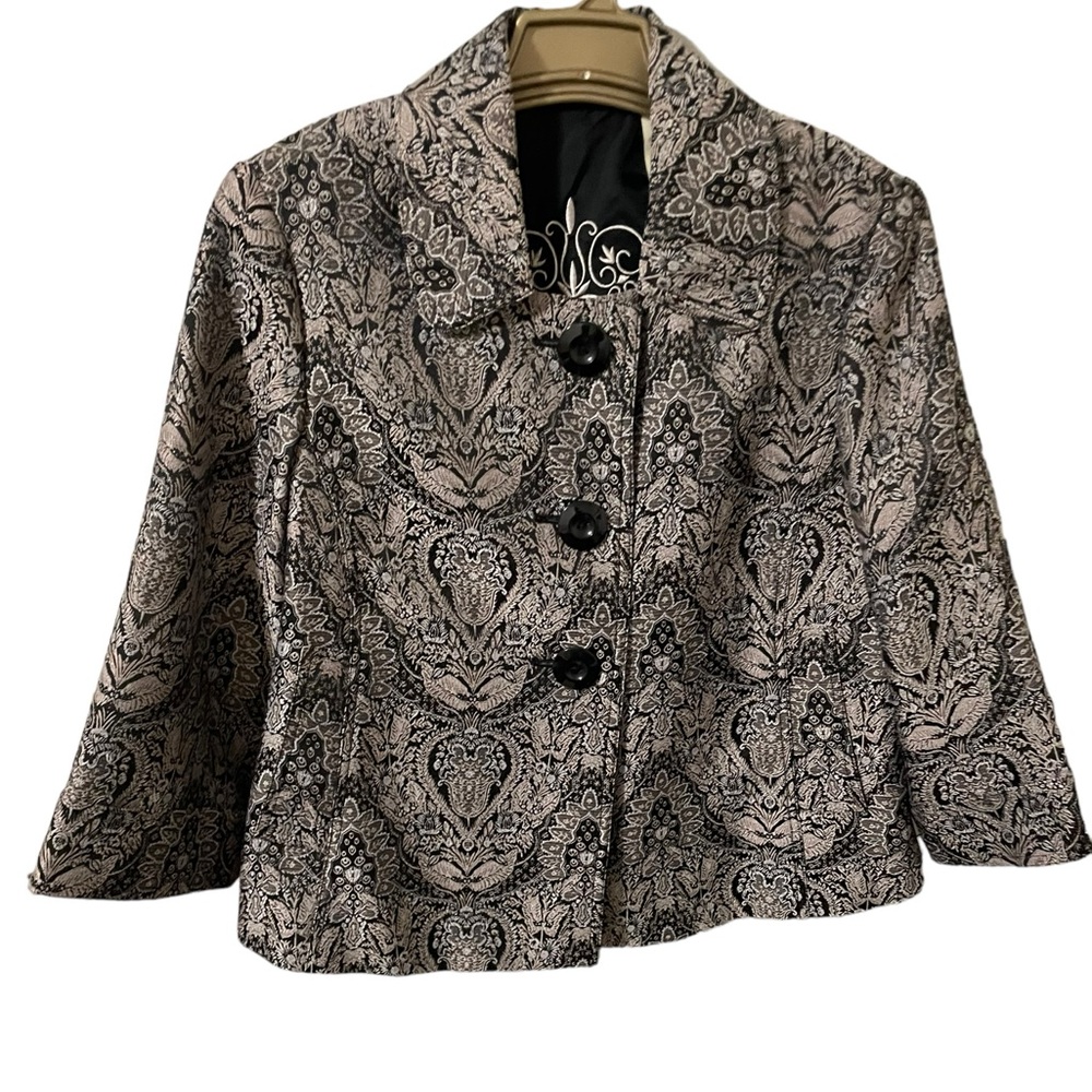NWT TREVAN 3 Button Stunning Blazer Size 8